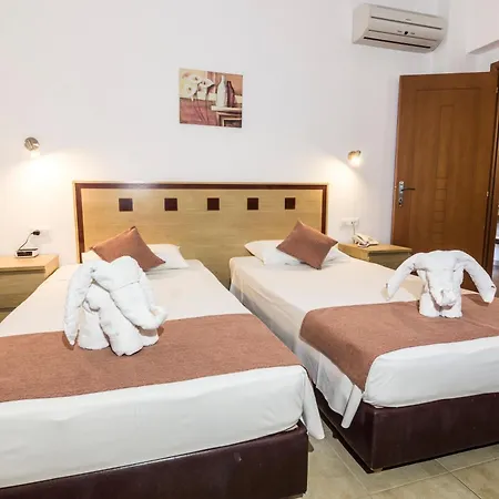 Ξενοδοχείο με διαμερίσματα Blue Sky Λίνδος