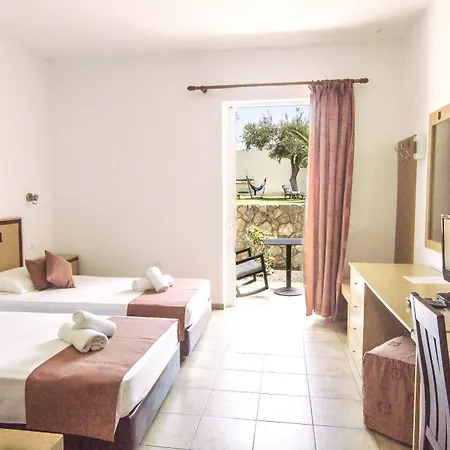 Blue Sky Aparthotel 4*