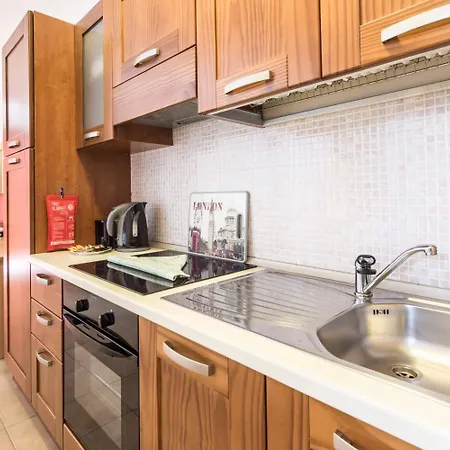 Blue Sky Apartahotel 4*