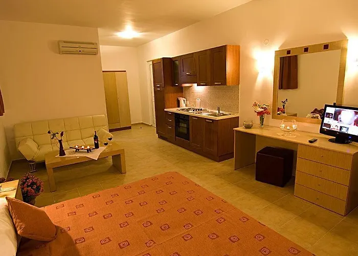 Blue Sky Aparthotel Líndos