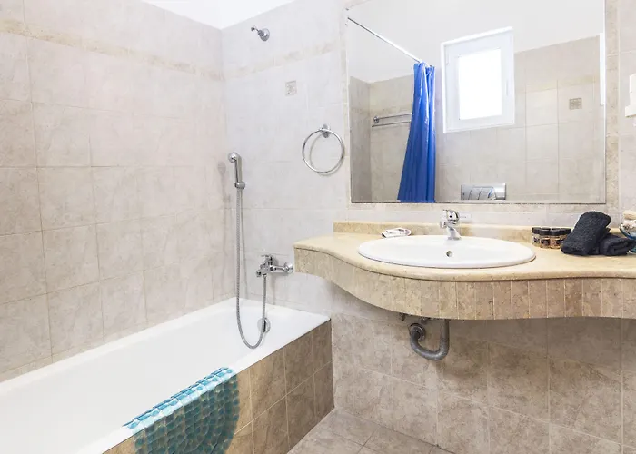 מלון דירות Blue Sky לינדוס